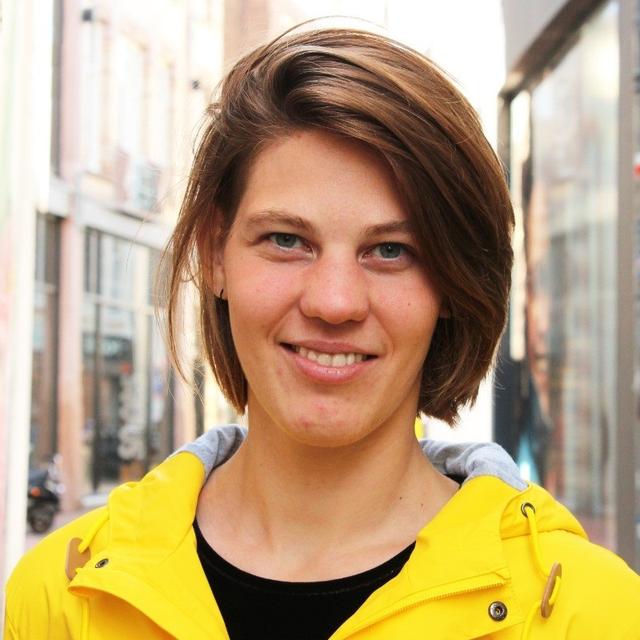 Pasfoto Frouke Engel